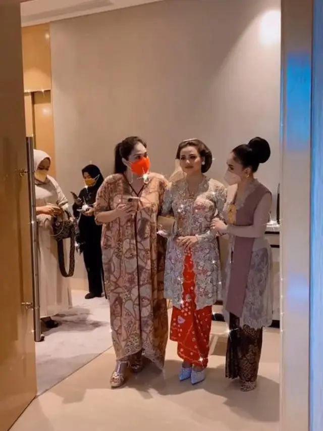 Mewakili Krisdayanti, Ini 6 Momen Kedekatan Aurel Hermansyah dan Yuni Shara