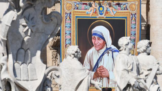 Penobatan Bunda Teresa Sebagai Orang Suci-Vatikan