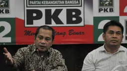 Ketua DPP PKB Marwan Jafar dan Lembaga Hukum dan Hak Asasi Manusia (Lakumham) PKB Sandy Nayoan (kanan) saat menemui perwakilan HKBP Filadelfia dan GKI Yasmin di Gedung DPP PKB, Jakarta, Kamis (28/8/2014) (Liputan6.com/Johan Tallo)