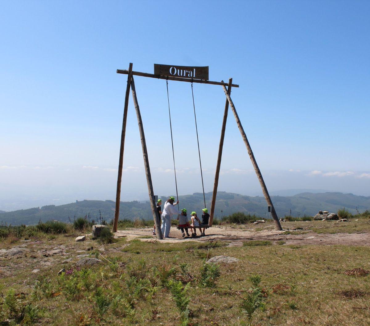 Situs ini ditemukan baru-baru ini dan merupakan monumen pemakaman zaman purba yang berada di puncak bukit Monte do Oural, kota Vila Verde.