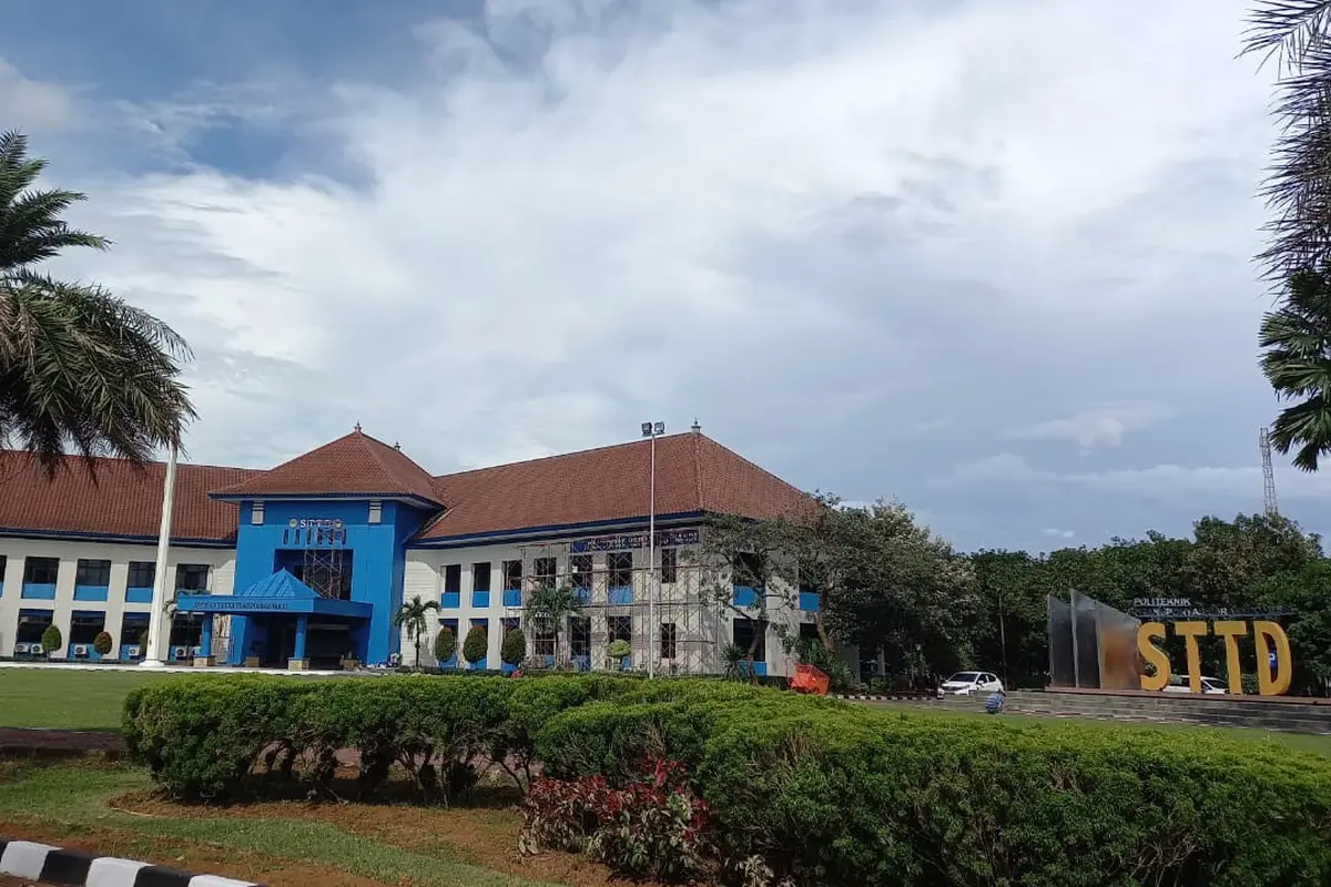 Sekolah Tinggi Transportasi Darat (STTD) merupakan Sekolah Kedinasan Kementerian Perhubungan (Kemenhub)