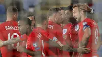 Penyerang Inggris, Marcus Rashford (kedua kanan) berselebrasi bersama rekan-rekannya usai mencetak gol ke gawang Bulgaria pada pertandingan Grup A Kualifikasi Piala Eropa 2020 di Vasil Levski National Stadium, Sofia (15/10/2019). Inggris menang telak 0-6 atas Bulgaria. (AP Photo/Vadim Ghirda)