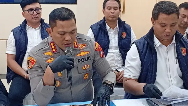 Kapolresta Barelang Kombes Pol Anggoro Wicaksono beserta Jajarannya Mengungkap Pembunuhan Istri di Batam