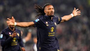 Khephren Thuram bermain luar biasa saat membawa Juventus mengandaskan Hellas Verona dengan skor 2-0 dalam laga giornata 27 Serie A 2024/2025 yang digelar di Allianz Stadium, Selasa (4/3/2025). (Fabio Ferrari/LaPresse via AP)