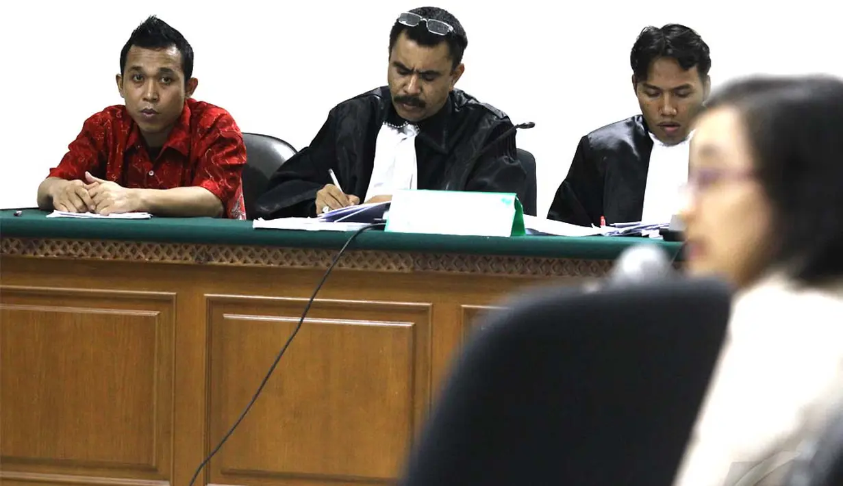 Riefan sengaja mendirikan PT Imaji Media untuk mendapatkan proyek di kementerian yang dipimpin ayahnya itu. Saat itu, Riefan meminjam KTP Hendra dan memaksanya menandatangani sejumlah dokumen (Liputan6.com/Faizal Fanani).