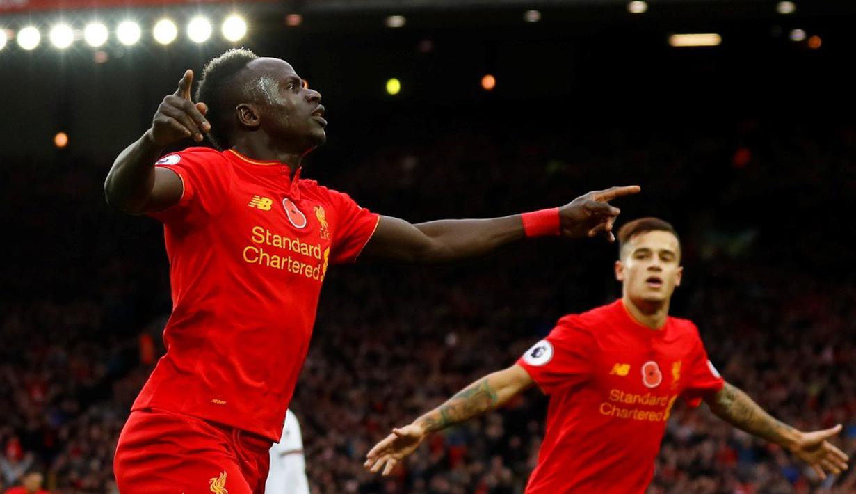 Liverpool tampil beringas dan memetik kemenangan telak 6-1 saat menjamu Watford di Stadion Anfield pada laga lanjutan Premier League 2016-2017, Minggu (6/11/2016). Sadio Mane mencetak 2 gol. (Action Images via Reuters/Jason Cairnduff)