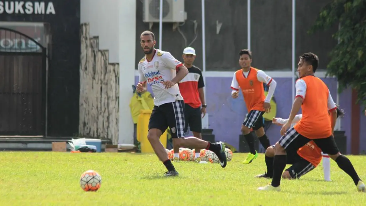 Sylvalo Dominique Comvalius