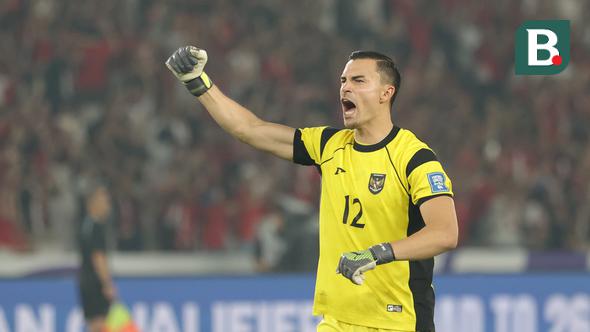 Emil Audero Mulyadi berteriak keras setelah Ole Romeny mencetak gol ke gawang Timnas China dalam laga kesembilan Grup C putaran ketiga Kualifikasi Piala Dunia 2026 di Stadion Utama Gelora Bng Karno, Kamis (5/6/2025). (Bola.com/Muhammd Iqbal Ichsan).