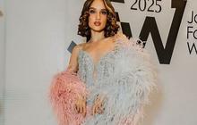 Gaya Stunning Cinta Laura Pakai Mantel Berbulu di JFW 2025, Cantiknya Bikin Gak Kedip