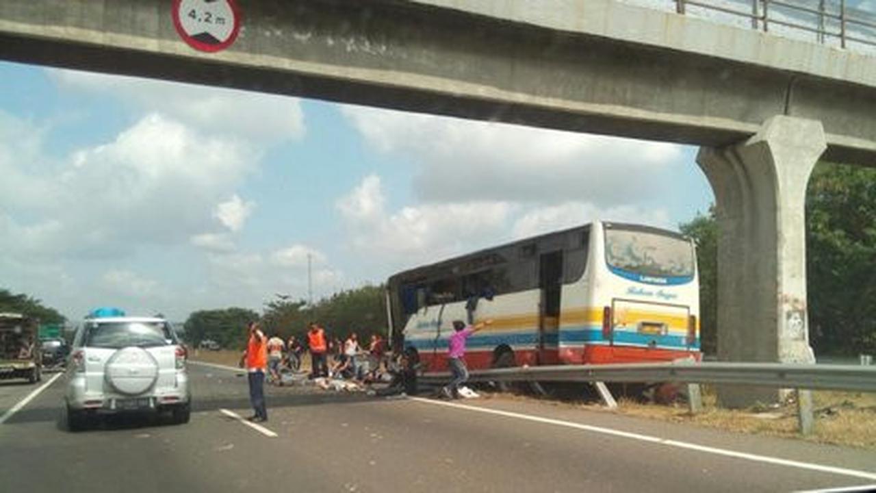 Evakuasi korban bus Rukun Sayur, Tol Palikanci macet hingga 4 Km