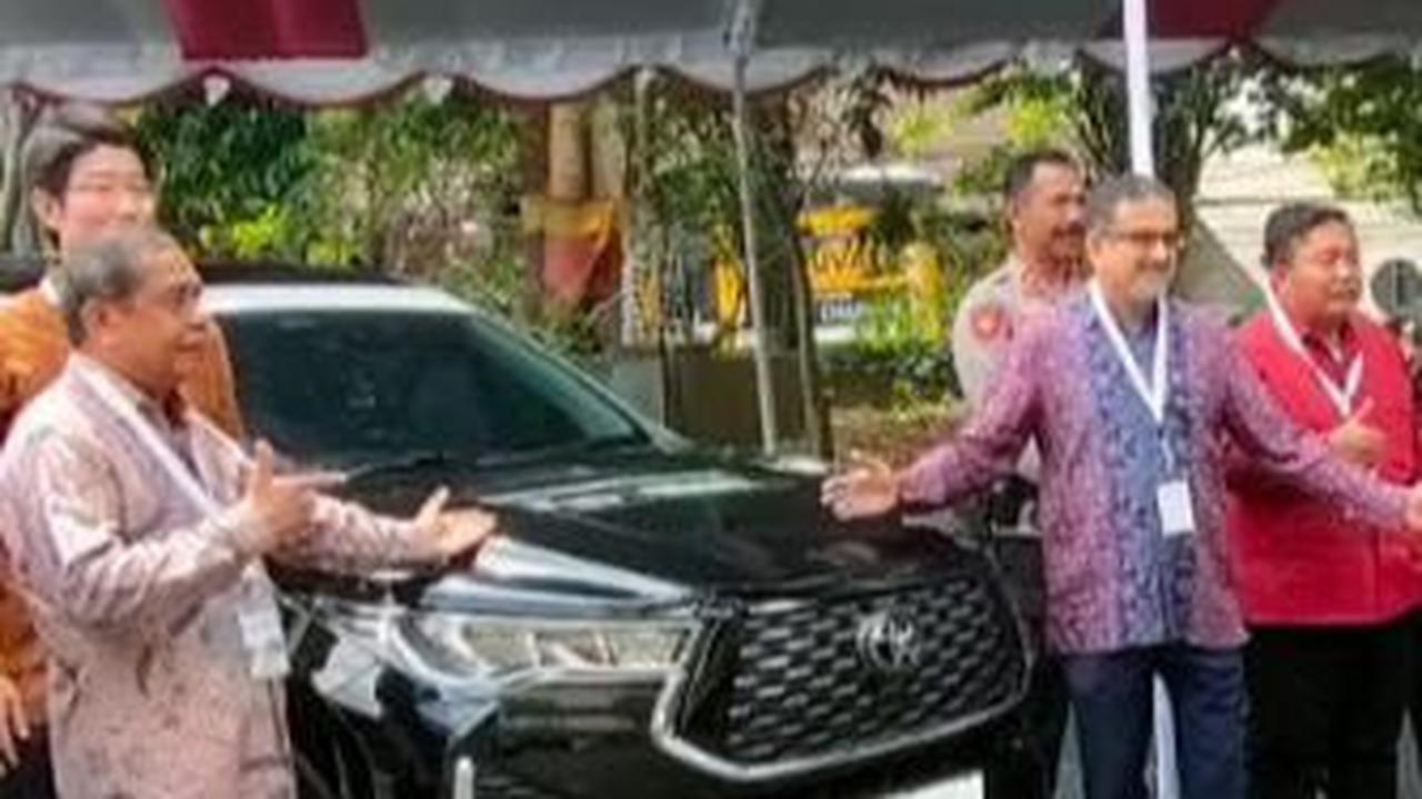 Tekan Emisi Karbon, Toyota Sediakan Layanan Shuttle Mobil Listrik Gratis di Ubud, Bali