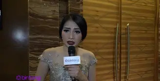 Kezia Karamoy terkejut dengan aksi kejahatan yang terjadi di Kota Paris. Terlebih lagi, ada seorang temannya, Kartika Putri yang terjebak di Kota Paris. Kezia pun selalu memantau keamanan Kartika disana.