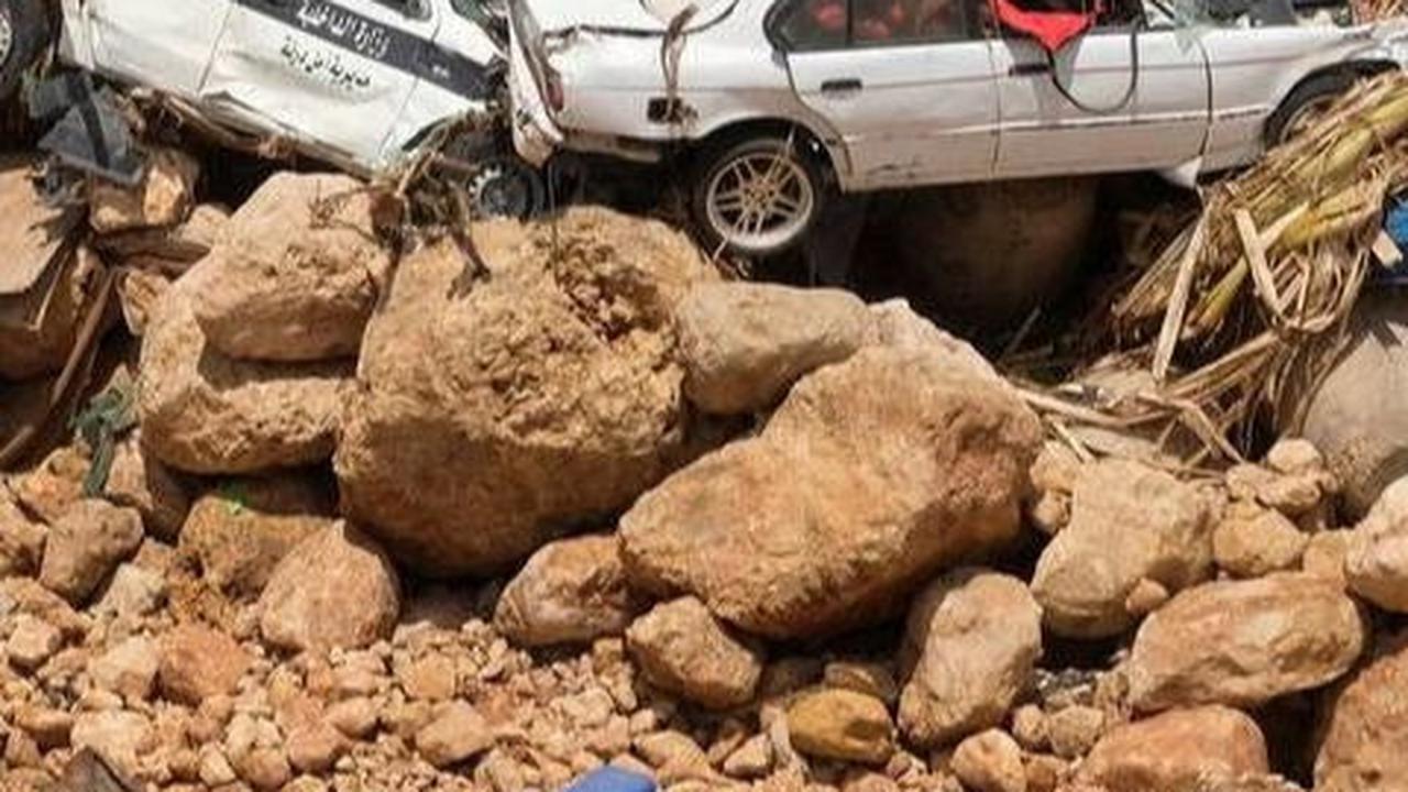 Derna menjadi salah satu kota yang paling parah dihantam badai. Aksesnya kini terputus setelah dua bendungan tua jebol.