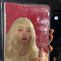 Aktris dan model Korea Selatan Kim Yoo Jung tampil beda dengan rambut blonde (@you_r_love)