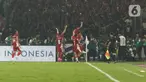 Pemain Timnas Indonesia merayakan gol yang dicetak Ole Romeny pada menit ke-44 saat laga lanjutan putaran ketiga kualifikasi Piala Dunia 2026 zona Asia grup C melawan China di Stadion Utama Gelora Bung Karno, Jakarta, Kamis (5/6/2025). (Liputan6.com/Angga Yuniar)