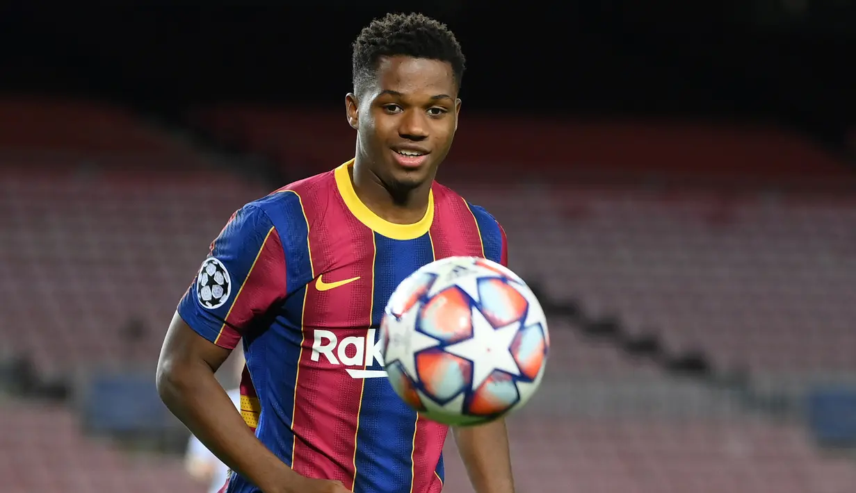 7. Ansu Fati (4 gol) - Bocah ajaib ini tampil memukau di setiap laganya bersama Barcelona. Namun nahas, Ansu Fati harus menepi selama empat bulan akibat cedera yang dialaminya pada laga Barcelona menghadapi Real Betis beberapa waktu lalu. (AFP/Lluis Gene)