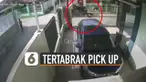 Beredar video cctv memperlihatkan pengendara motor tertabrak mobil pick up saat keluar gang. Beruntung tidak ada korban jiwa dalam insiden ini.