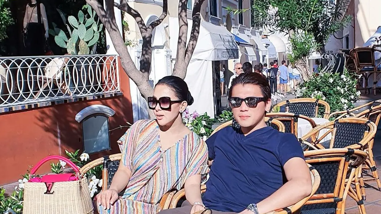 [Fimela] Syahrini dan Reino Barack