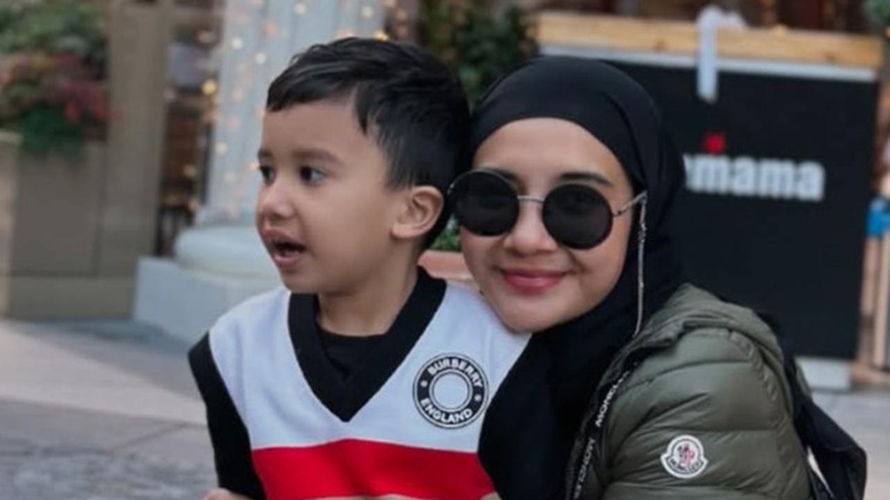Zaskia Sungkar Diduga Adopsi Anak, Momen Manis Ukkasya dan Baby Humaira Jadi Sorotan