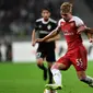 Winger Arsenal, Emile Smith-Rowe, turut menyumbangkan satu gol saat timnya menang 3-0 atas Qarabag FK pada laga kedua Grup E Liga Europa di Baku Olympic Stadium, Kamis (4/10/2018) malam WIB. (AFP/Alexander Nemenov)