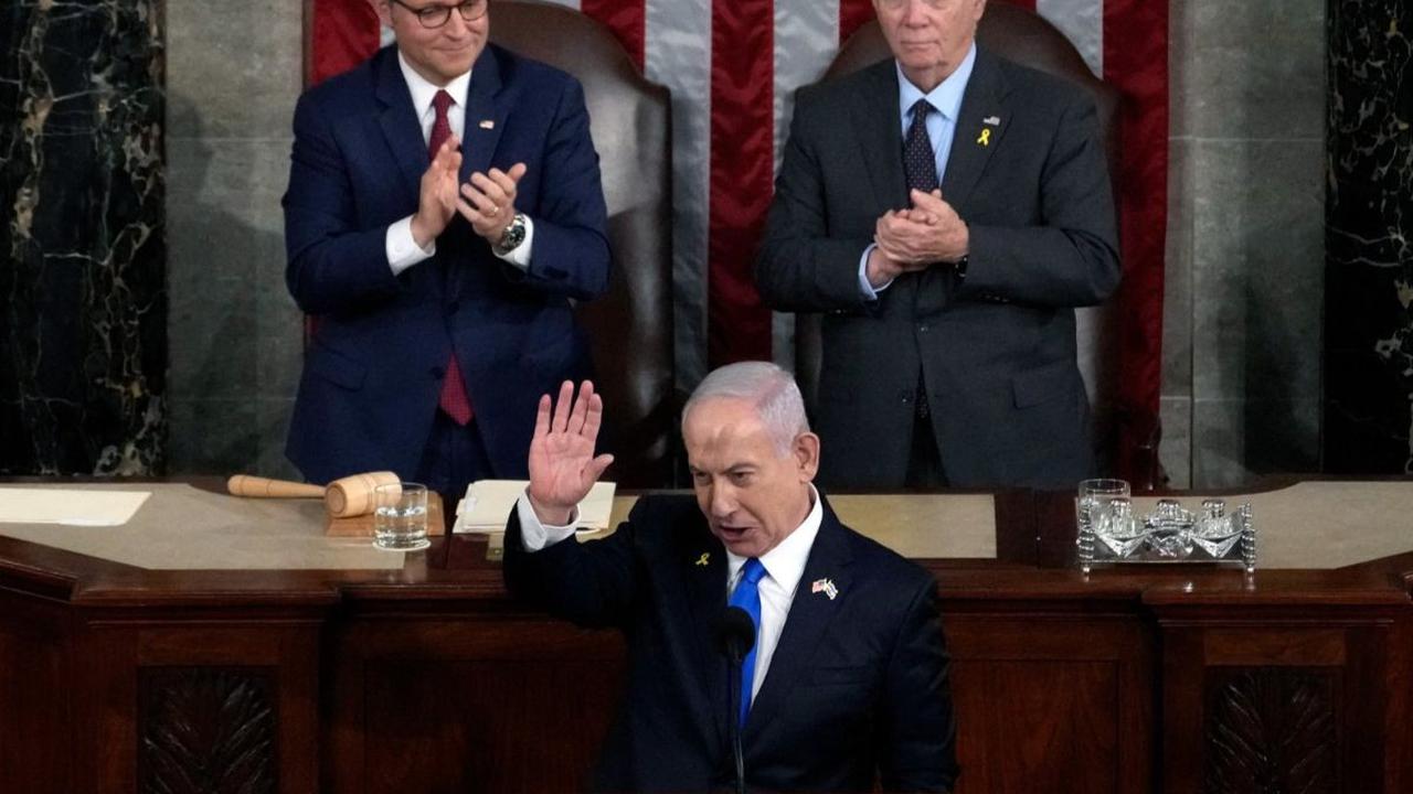 Pidato PM Israel ini menuai kecaman dari kelompok Hamas di Jalur Gaza. Anggota biro politik Hamas, Izzat Al-Risheq menyebut pidato Netanyahu penuh kebohongan.&nbsp;