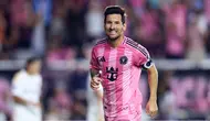 Penyerang Inter Miami, Lionel Messi, mencetak gol ke gawang LA Galaxy di Chase Stadium, Minggu (17/8/2025) pagi WIB. (Megan Briggs/Getty Images/AFPMegan Briggs / GETTY IMAGES NORTH AMERICA / Getty Images via AFP)