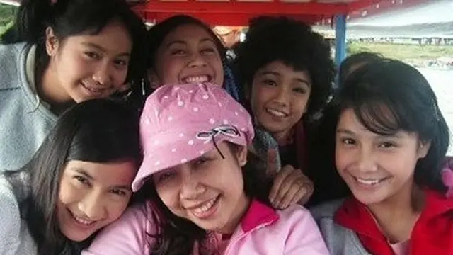 Potret bintang Di Sini Ada Setan yang diambil pada 2004 (Foto: Instagram @tisats)