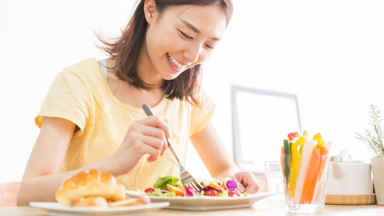 4. Santap Makanan yang Lebih Sehat<br>
