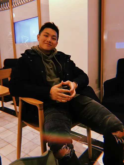 7 Potret Tora Widjaya Diduga Pacar Baru Anya Geraldine, Pamer Pelukan - Hot  Liputan6.com