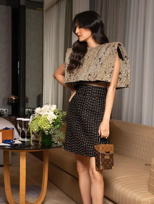 Raline Shah mendapatkan Camera Box dengan monogram Louis Vuitton seharga Rp54jutaan [@ralineshah]