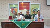 TNI berikan penjelasan terkait kematian Babinsa di Jember. (Antara)