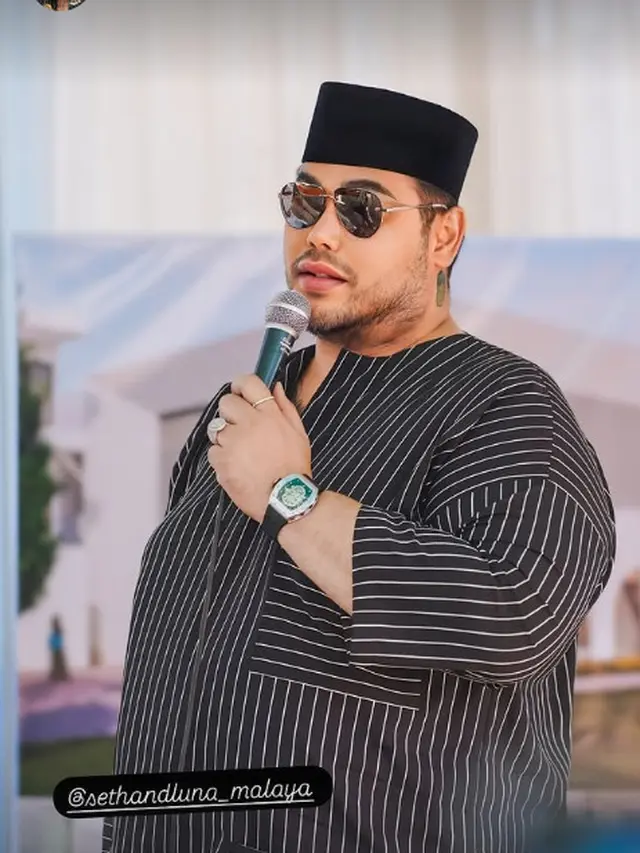 Ivan Gunawan Peletakan Batu Pertama Masjid