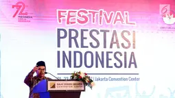 Kepala UKP Pancasila Yudi Latif saat memberikan sambutan pada Festival Prestasi Indonesia yang diselenggarakan Unit Kerja Presiden Pembinaan Ideologi Pancasila di JCC, Jakarta, Senin (21/8). (Liputan6.com/Johan Tallo)
