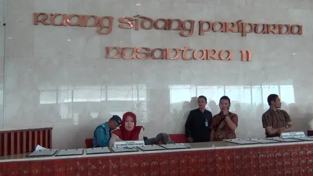 Jero Wacik Jadi Tersangka, Sidang Komisi VII DPR Tertunda