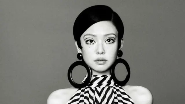 Jennie Blackpink Gaya Rambut pendek jelang ulang tahunnya. [@jennierubyjane]