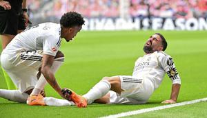 Bek Real Madrid asal Spanyol bernomor punggung 02, Dani Carvajal, bereaksi di lapangan selama pertandingan Liga Spanyol antara Club Atletico de Madrid dan Real Madrid CF di stadion Metropolitano di Madrid pada 27 September 2025. (Javier SORIANO/AFP)