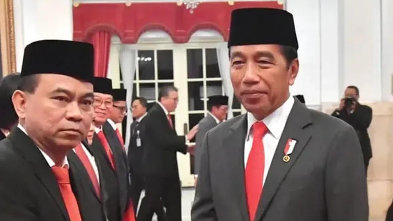 Di sisi lain, Efriza menerangkan, Jokowi telah menunjukkan bahwa ia solid bersama relawannya dengan memberikan jabatan di kabinet, ketimbang PDIP sebagai partainya.