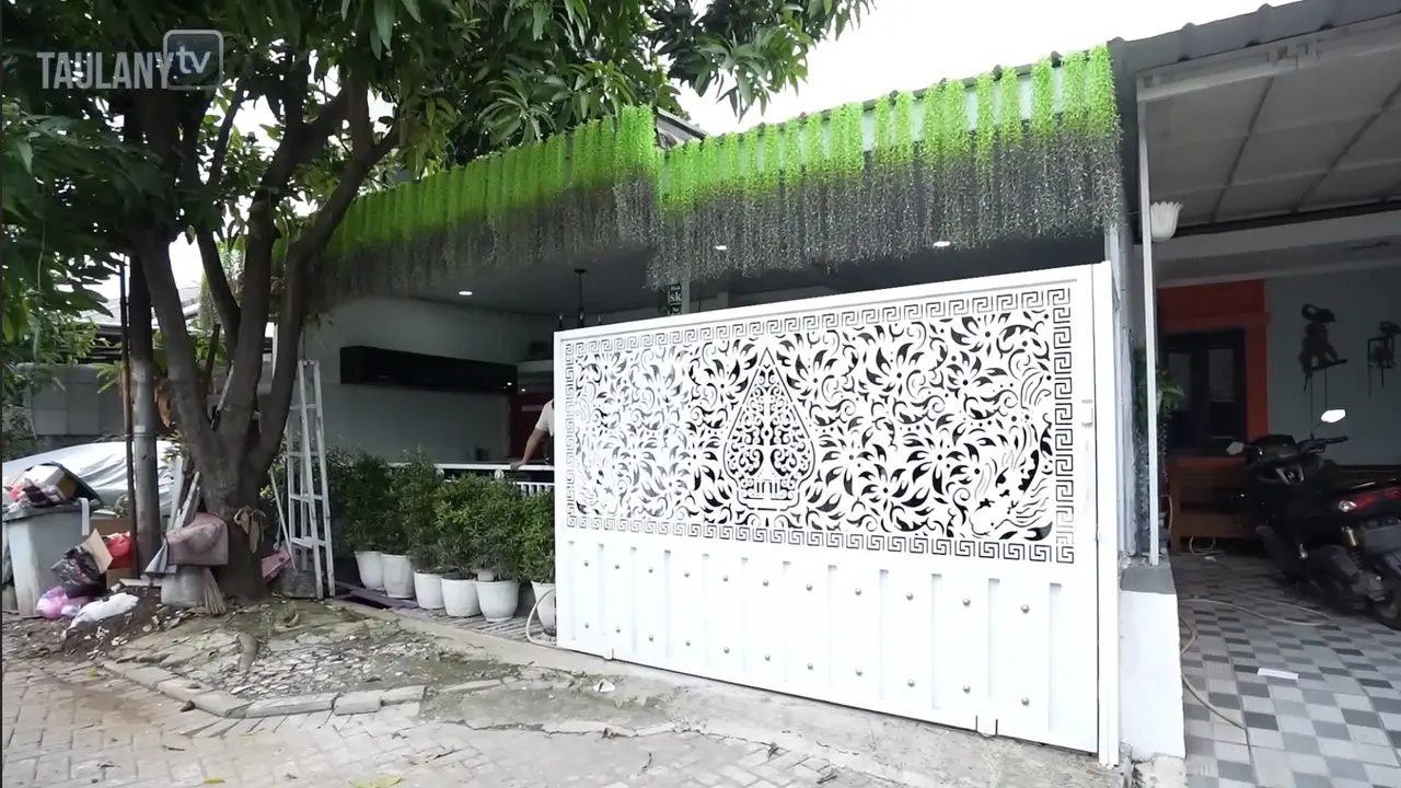 Potret rumah Boiyen bagian kamar, sumber YouTube: TAULANY TV
