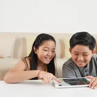 Fitur untuk membatasi dan mengawasi anak di era digital. (foto: pressfoto/freepik)