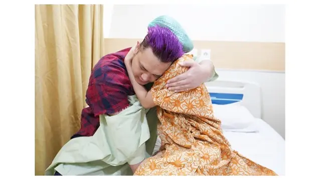 Jalanin Program Bayi Tabung, Ini 6 Momen Mesra Gilang Dirga dan Istri