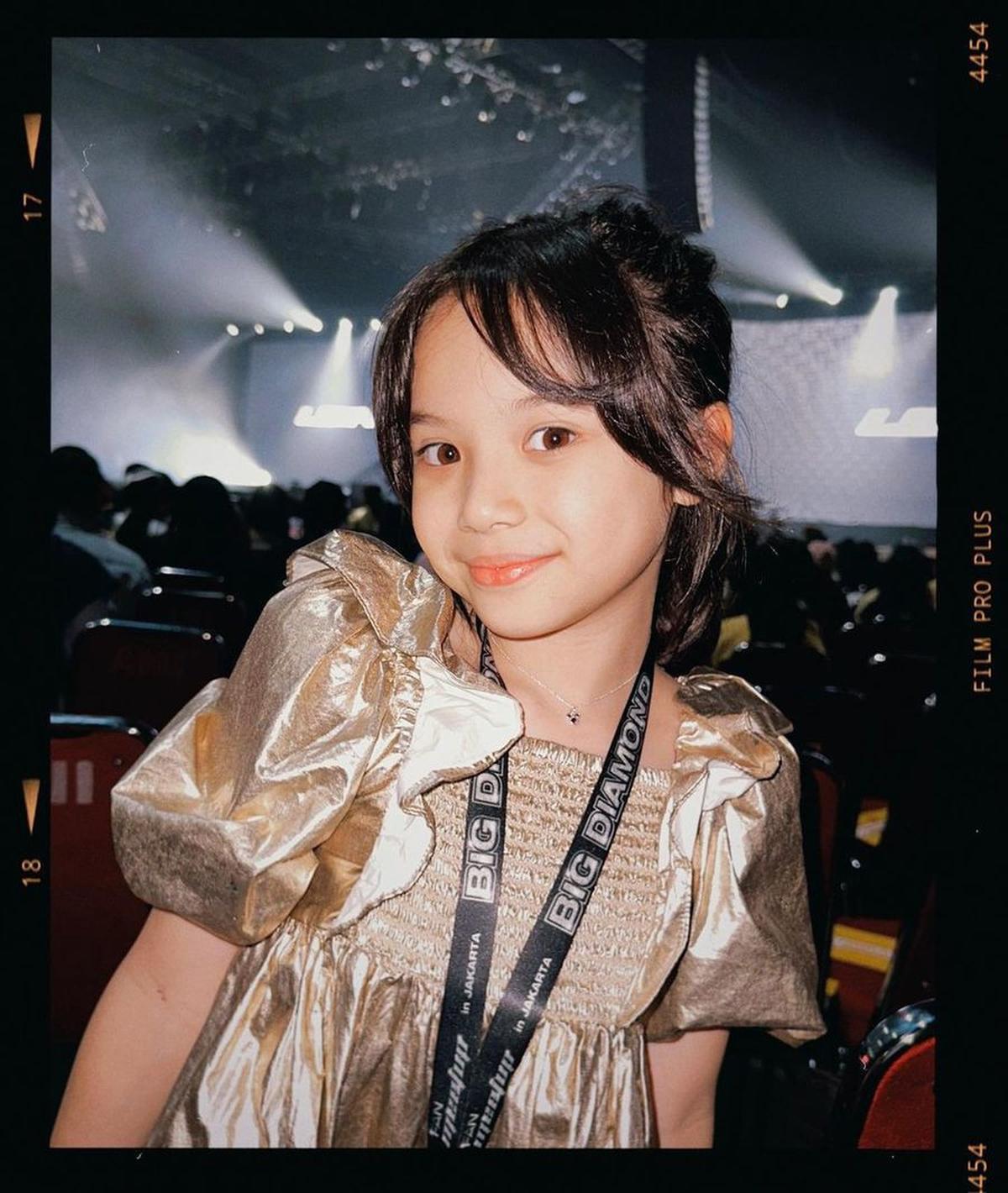 8 Potret Gempi Nonton Fan Meeting Lisa BLACKPINK di Jakarta, Ditemenin Gading Marten