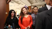 Sidang cerai Nia Daniati dan Farhat Abbas hingga kini masih berjalan. Nia berharap semuanya bisa cepat selesai.