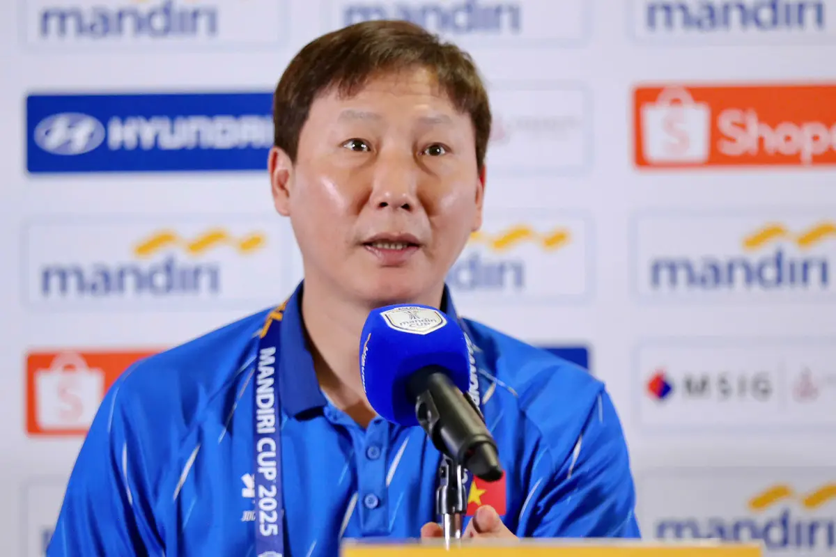 Kim Sang-sik - Timnas Vietnam U-23