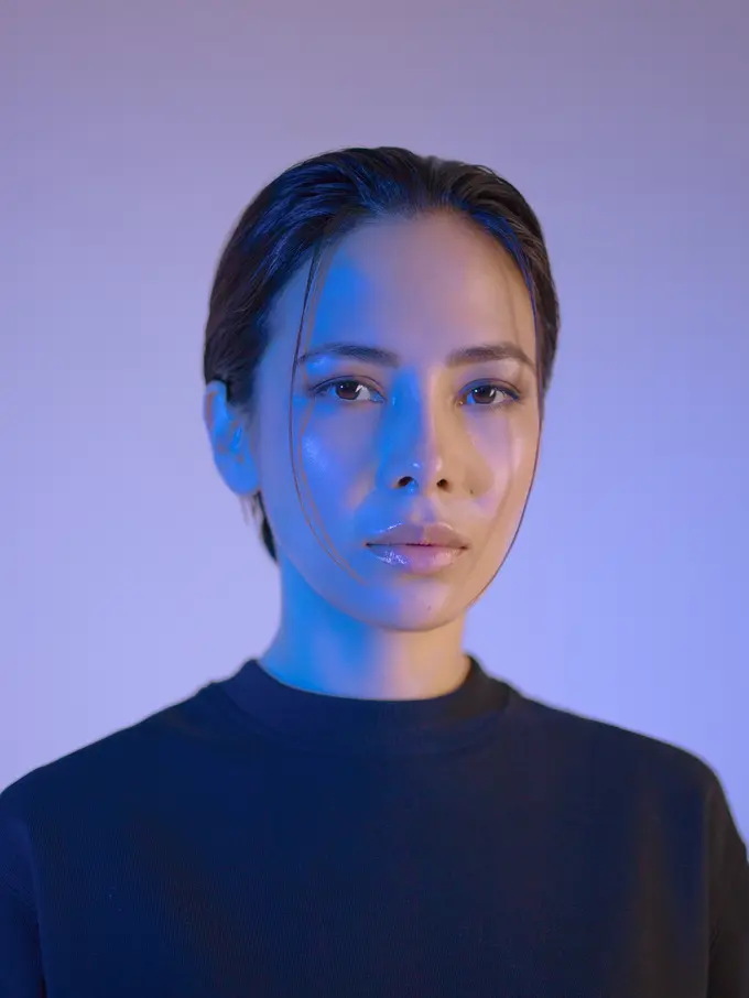 Contoh ilustrasi perempuan dengan kulit awet muda