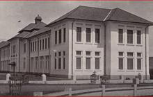 Mengunjungi Bangunan Sekolah Tua Peninggalan Belanda di Kota Bandung, Masih Digunakan hingga Kini