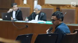 Terdakwa dugaan suap pemberian opini WTP laporan keuangan Kemendes PDTT, Ali Sadli saat mengikuti sidang lanjutan di Pengadilan Tipikor, Jakarta, Jumat (2/2). Sidang ini beragendakan pemeriksaan terdakwa. (Liputan6.com/Helmi Fithriansyah)