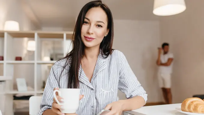 wanita january bahagia putus