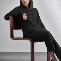 Lenzing Ecovero warna hitam serat pakaian yang ramah lingkungan. dok. Lenzing