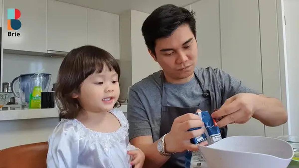 9 Potret Dapur Rumah Acha Septriasa di Australia, Terasa Homey dengan Nuansa Putih