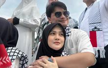 Berpartisipasi dalam Aksi Solidaritas untuk Palestina di Monas, Alvin Faiz Membagikan Foto-Foto Mesranya bersama Henny Rahman